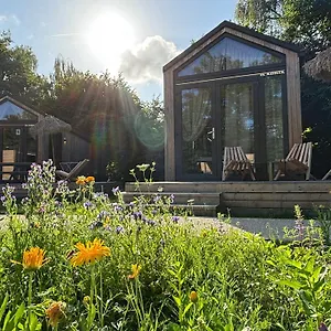 منتجع Urban Gardens
